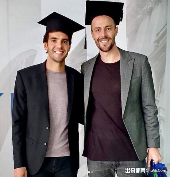 卡卡顺利完成FIFA体育管理课程的学习，或转行进入俱乐部做管理工作