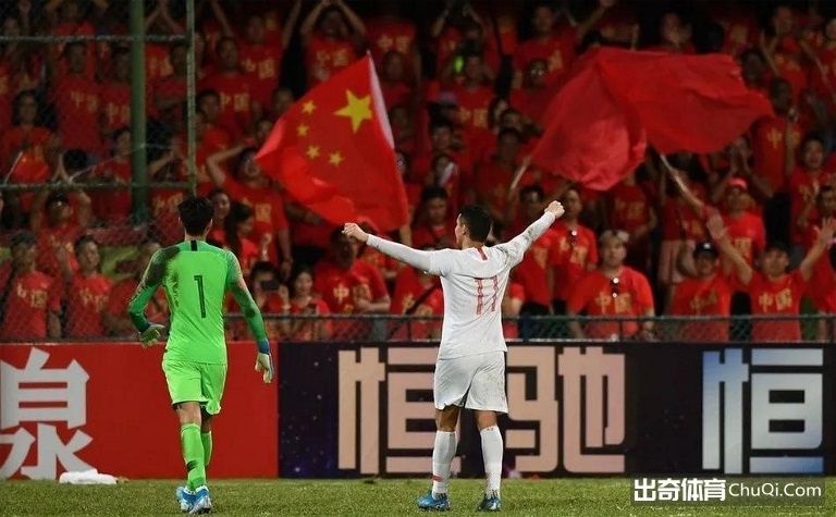 【出奇早报】国足FIFA排名将升至亚洲第7，梅罗领衔金足奖名单