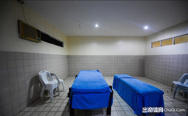 国足客场对阵菲律宾，更衣室？太平间？