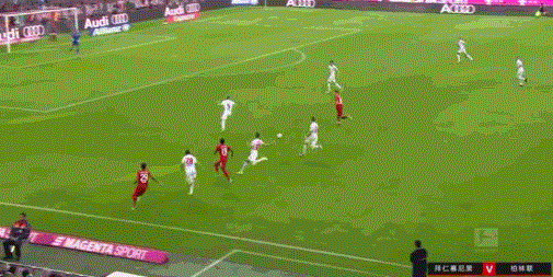 【战报】莱万连场破门帕瓦尔世界波，拜仁2-1柏林联