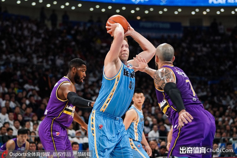 【战报】CBA-汉密尔顿21+15孙悦18分，北京87-79北控