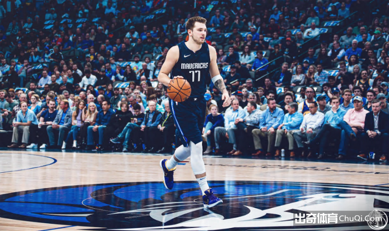 【战报】NBA常规赛-东契奇35+10+11 独行侠142-94勇士