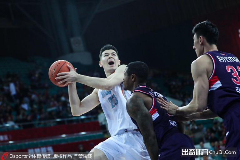 【战报】CBA-周琦29+11费尔德25+11，新疆137-105广州