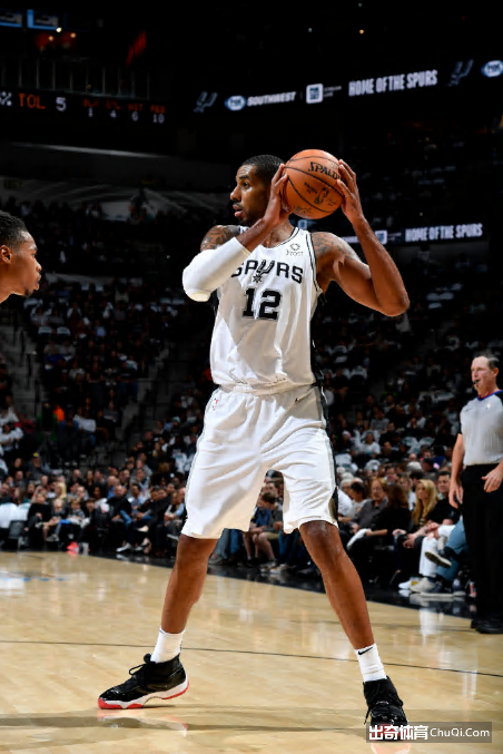 【战报】NBA常规赛-德罗赞15+10+7 马刺105-104国王