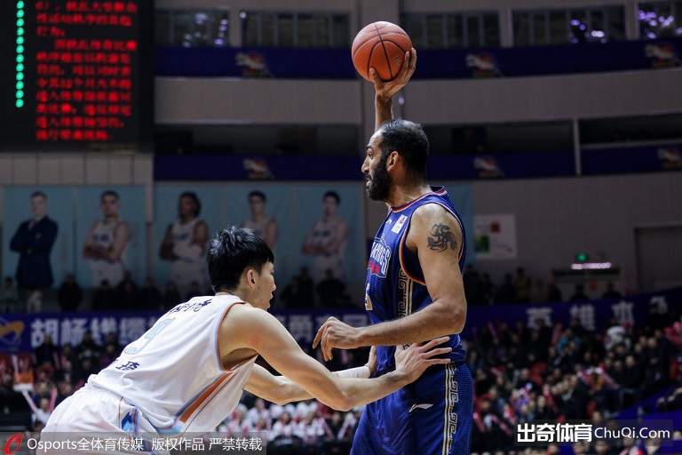 费尔德复出新疆逆转同曦 可兰24分 周琦17+16