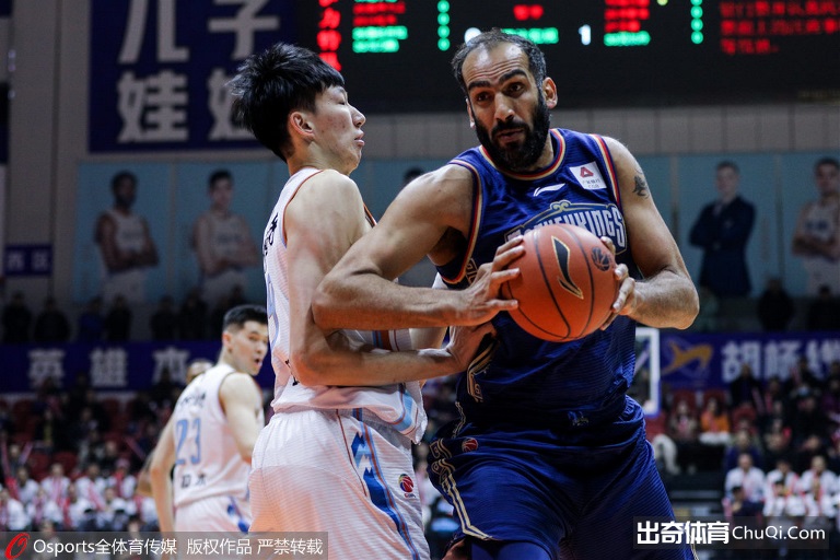 费尔德复出新疆逆转同曦 可兰24分 周琦17+16