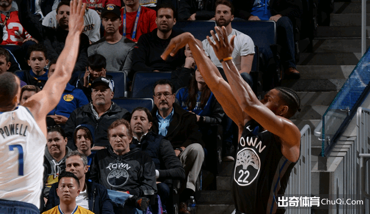 东契奇20+8鲍威尔21+6 独行侠124-97勇士
