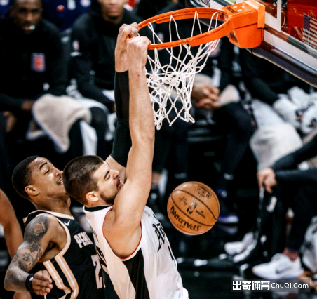 NBA-科林斯33+16哈雷尔30+7 老鹰102-95快船