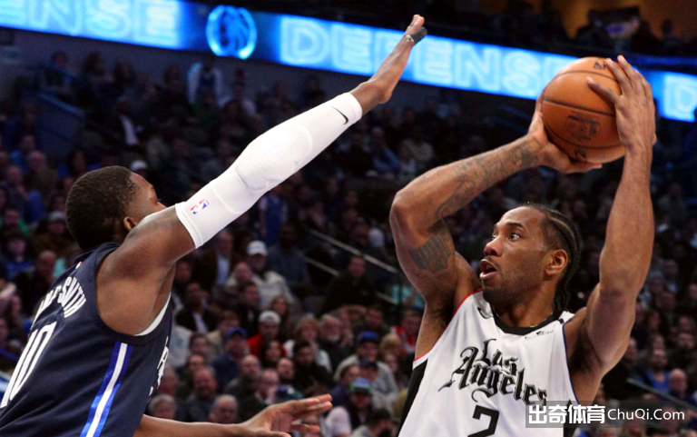 NBA-科林斯33+16哈雷尔30+7 老鹰102-95快船