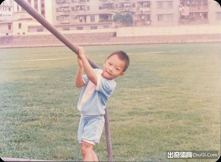 【球星故事】“CBA现役第一人”易建联的篮球之路