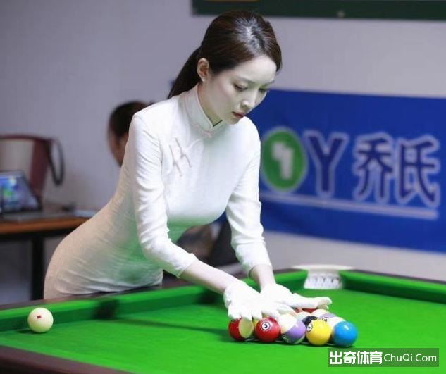 今日图集：最美台球女裁判王钟瑶