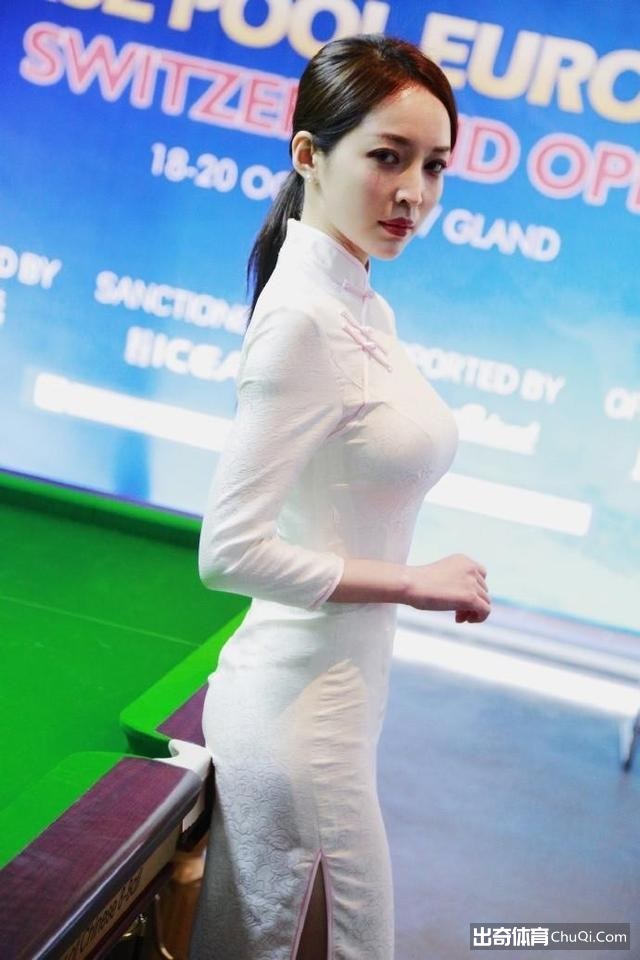 今日图集：最美台球女裁判王钟瑶