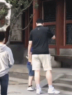 姚明带女儿游玩颐和园，姚主席戴口罩也被秒认
