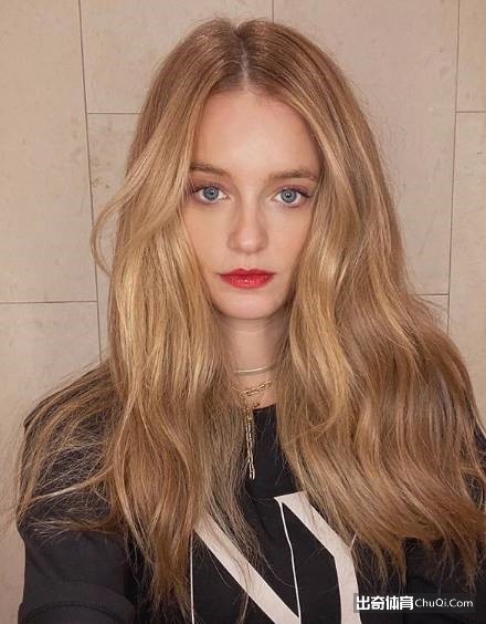 今日图集：骑士内线乐福的女友——KATE BOCK