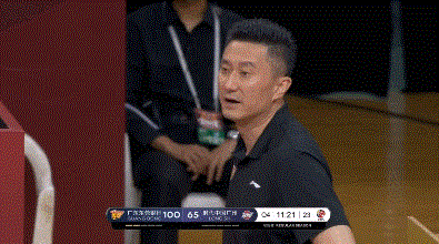 胡明轩发底线球失误遭杜峰调侃：你超级高水平