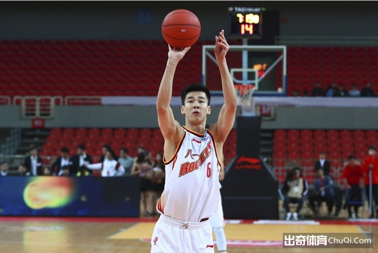 媒体人：郭昊文收到NBA发展联盟新军的正式加盟邀请