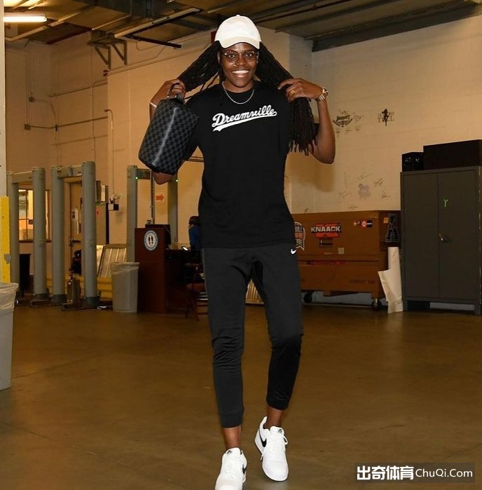 杜兰特：我一直很爱看WNBA 是琼奎尔-琼斯的超级球迷