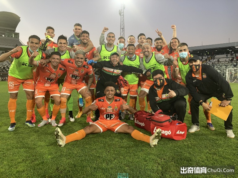 智利甲：科布雷索 VS 奴伯伦斯  奴伯伦斯后防形同虚设