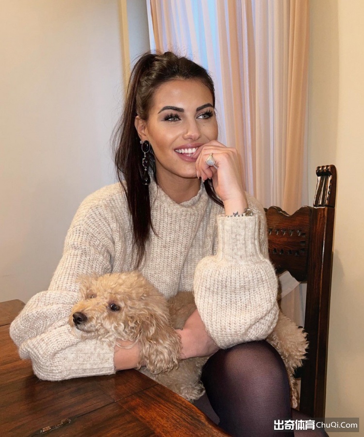 意甲王力宏新欢——前意大利小姐冠军Carolina Stramare