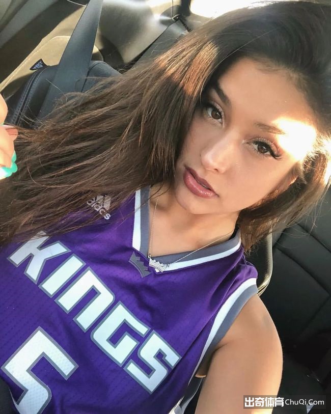 国王老板女儿亮相全明星名人赛，这样的小姐姐，想和她打球吗