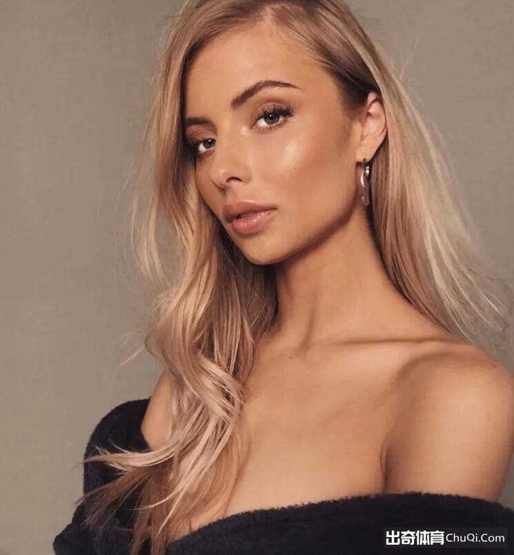 红魔名宿埃弗拉嫩模未婚妻——Margaux Alexandra