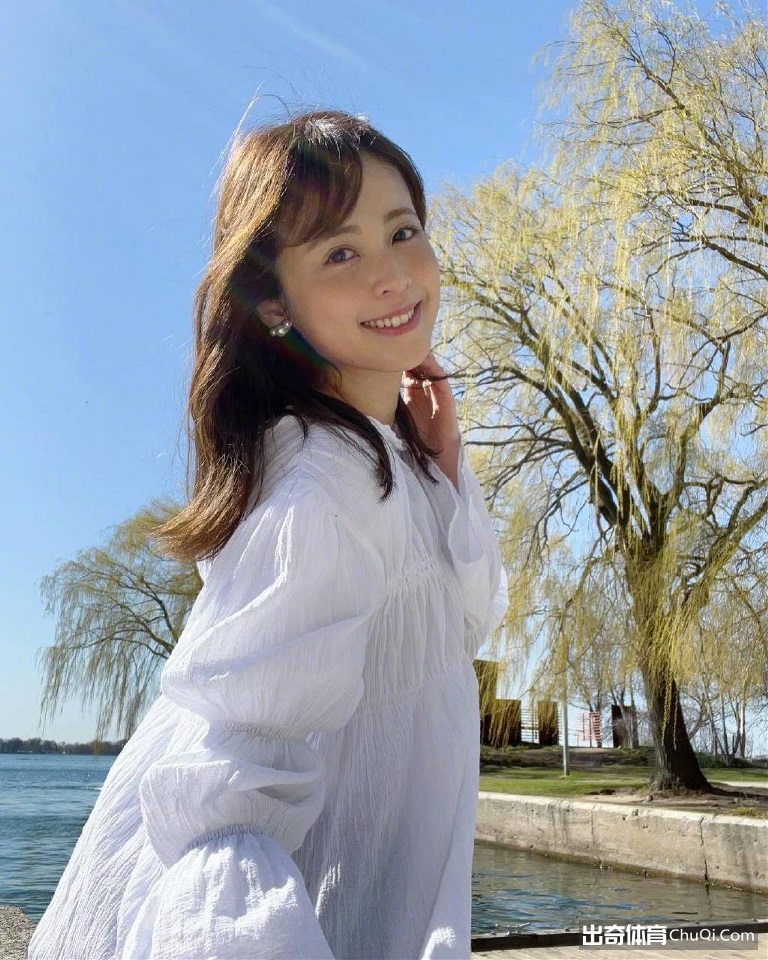 前富士台主持人久慈晓子在节目中透露与渡边雄太订婚
