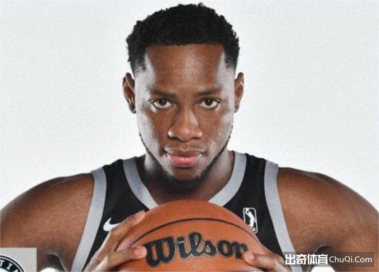 官方：贝西初步诊断为左髌骨非移位性骨折 明日将接受近一步检查