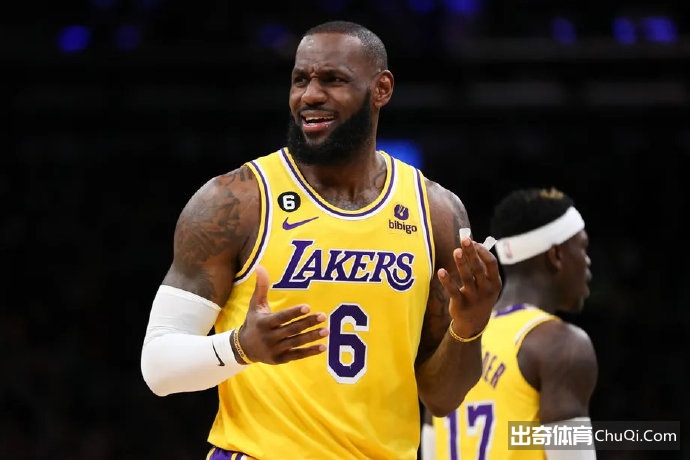 🏀詹姆斯复出19+8 浓眉15+9+5 拉文32分 湖人负公牛止3连胜