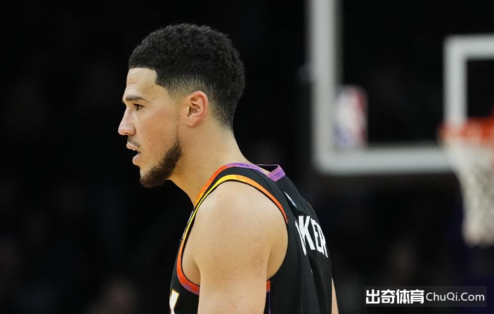 布克生涯季后赛第2次砍至少40分10助 太阳队史第一