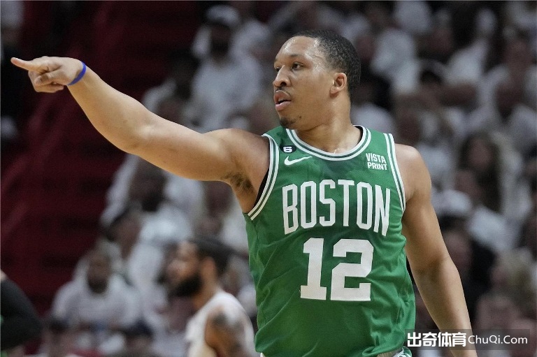 美记：魔术有意格威 除非愿开非同寻常高价否则绿军很可能留下他