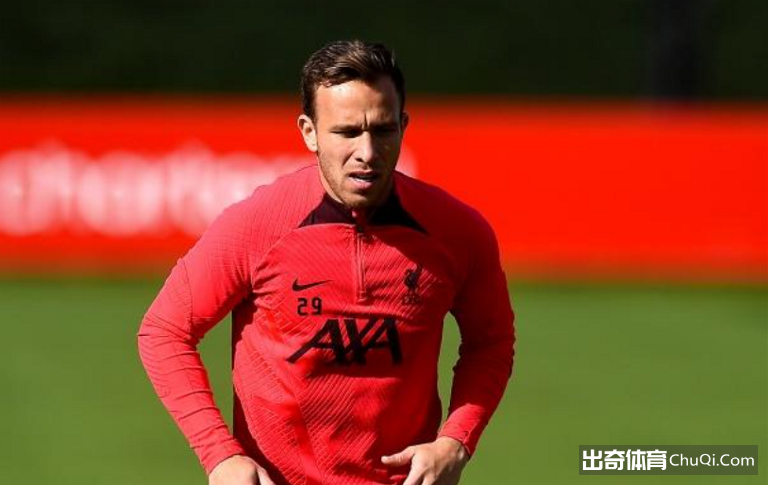 继续“漂泊”？记者：阿图尔收到了来自沙特俱乐部的报价