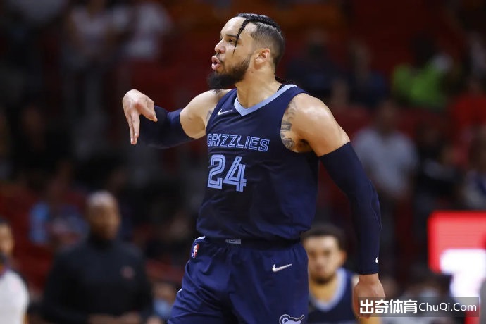 记者：狄龙已与湖人雄鹿会面 今晚或明天与火箭会面