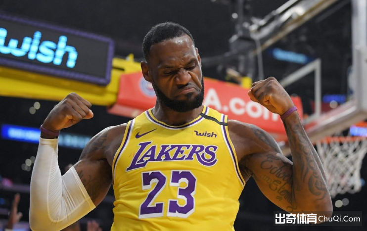 名记：出于对比尔-拉塞尔的尊重 詹姆斯将放弃6号球衣&穿回23号