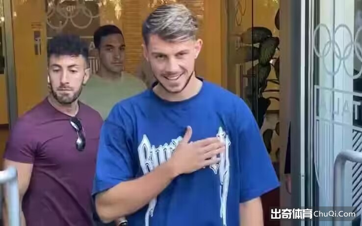 意天空：萨马尔季奇周四上午接受了国米安排的体检，即将正式签约