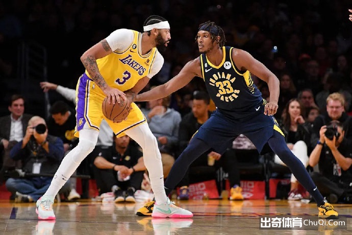 浓眉明确向球队表示下赛季不想打五号位 他强烈渴望打四号位