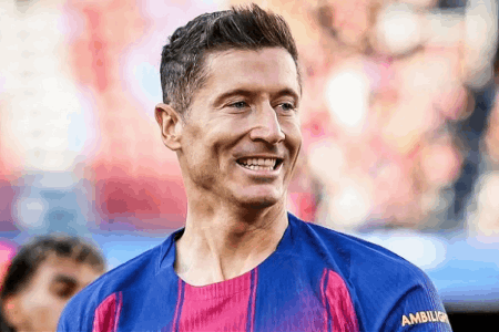 罗马诺：巴萨愿为莱万提供降薪续约合同，多家俱乐部关注球员