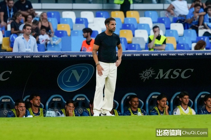 小法：阿森纳依靠定位球及后卫的进球问鼎英超，科莫要向他们学习