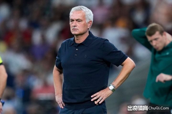 记者:穆里尼奥上任后皇马球员态度转变,他们不想让穆帅失望