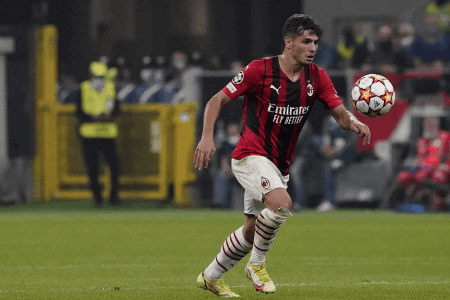 出奇精选：欧冠 03:00 波尔图 VS AC米兰