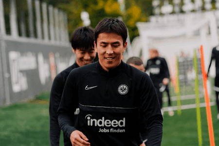 出奇精选：欧联杯 3:00 法兰克福vs奥林匹亚科斯