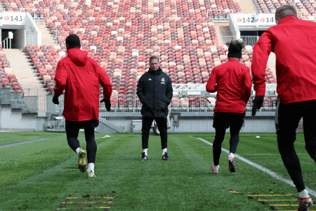 出奇精选：欧联杯 03:00 莫斯科火车头vs加拉塔萨雷