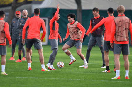 海外情报：欧冠 11-4 01:45 AC米兰vs波尔图