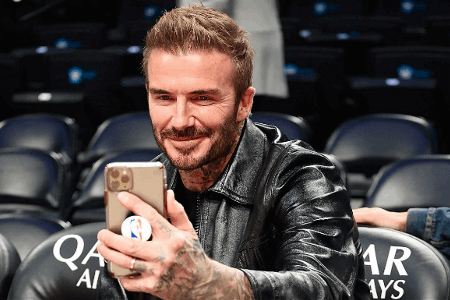 看这是谁！贝克汉姆亮相篮网主场观战