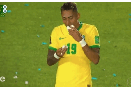 严惩昏哨！巴阿大战主裁与VAR无限期停哨