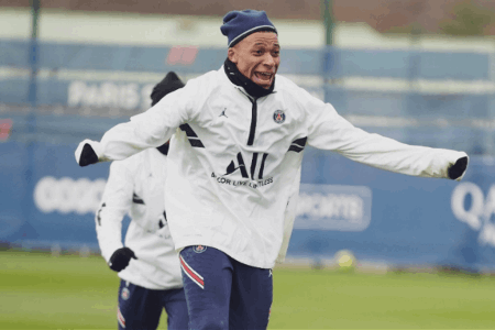 巴黎vs圣埃蒂安首发：拉莫斯首秀，MNM、迪马利亚先发