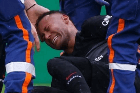 内马尔将伤缺六周左右，预计在一月中旬复出