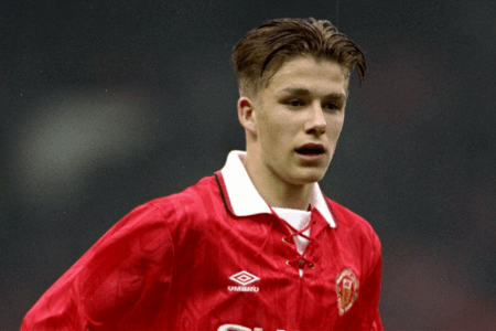 历史上的今天：贝克汉姆打进曼联生涯第一球