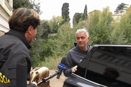 罗马战绩糟糕，穆里尼奥连续两个月拒领金貘奖