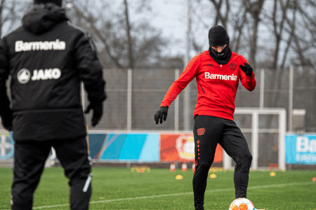 海外情报：欧联 12-10 04:00 费伦茨瓦罗斯vs勒沃库森