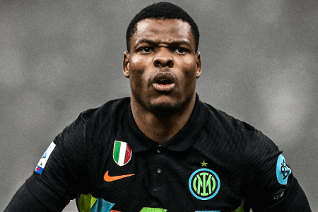 意甲-邓弗里斯制胜球 国际米兰7连胜夺半程冠军